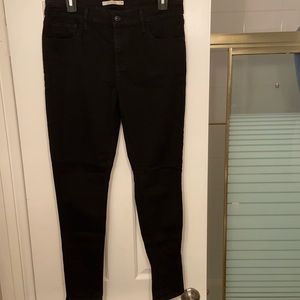 Levi Super Skinny Black jeans